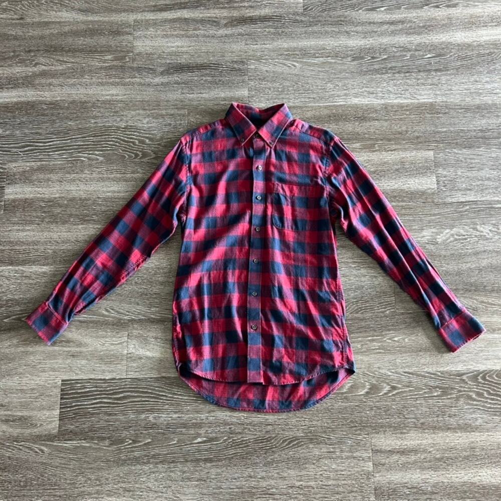 VGUC Buttoned Down Classic Fit Red Navy‎ Plaid Flannel Shirt Men’s Small Winter